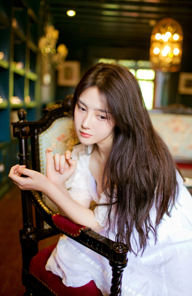 没有一宗友情是地久天长的。人们在你的生活里来去如流，有时，友情的过程是短暂的，有限的。